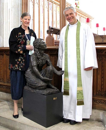 Tessa Hawkes and Rector David Tomlinson at the blessing of Tessa’s statuette of Mary – Sept 2014.